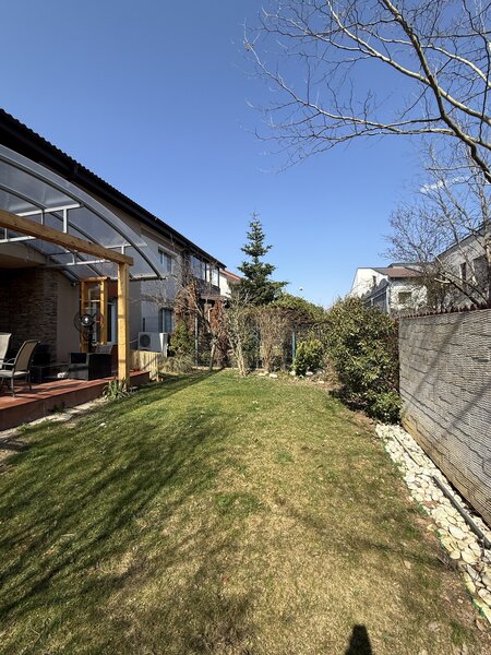 Vila superba de inchiriat in American Village,