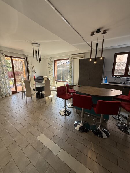 Vila superba de inchiriat in American Village,